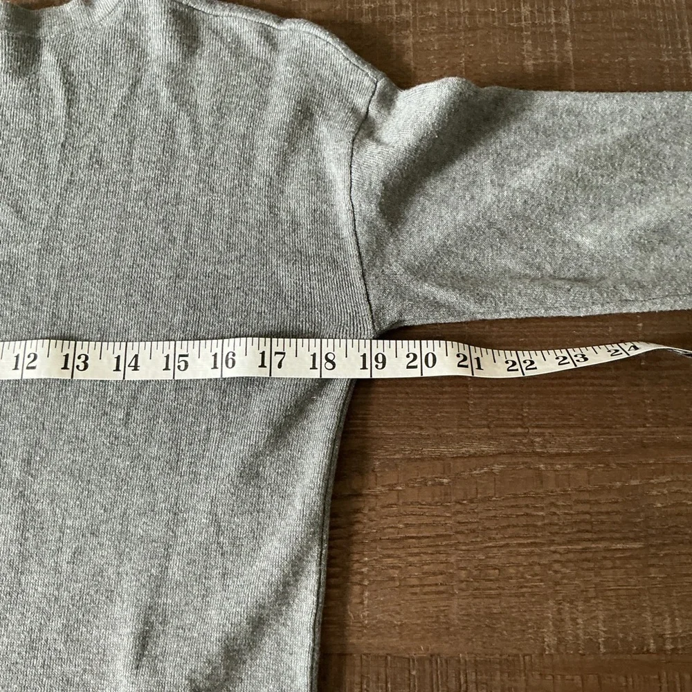 Cullen  Gray Women's Crew Neck Sweater